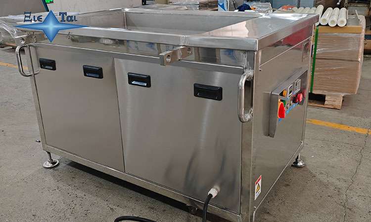 超聲波清洗機中的藍色水：成分、用途及作用原理解析